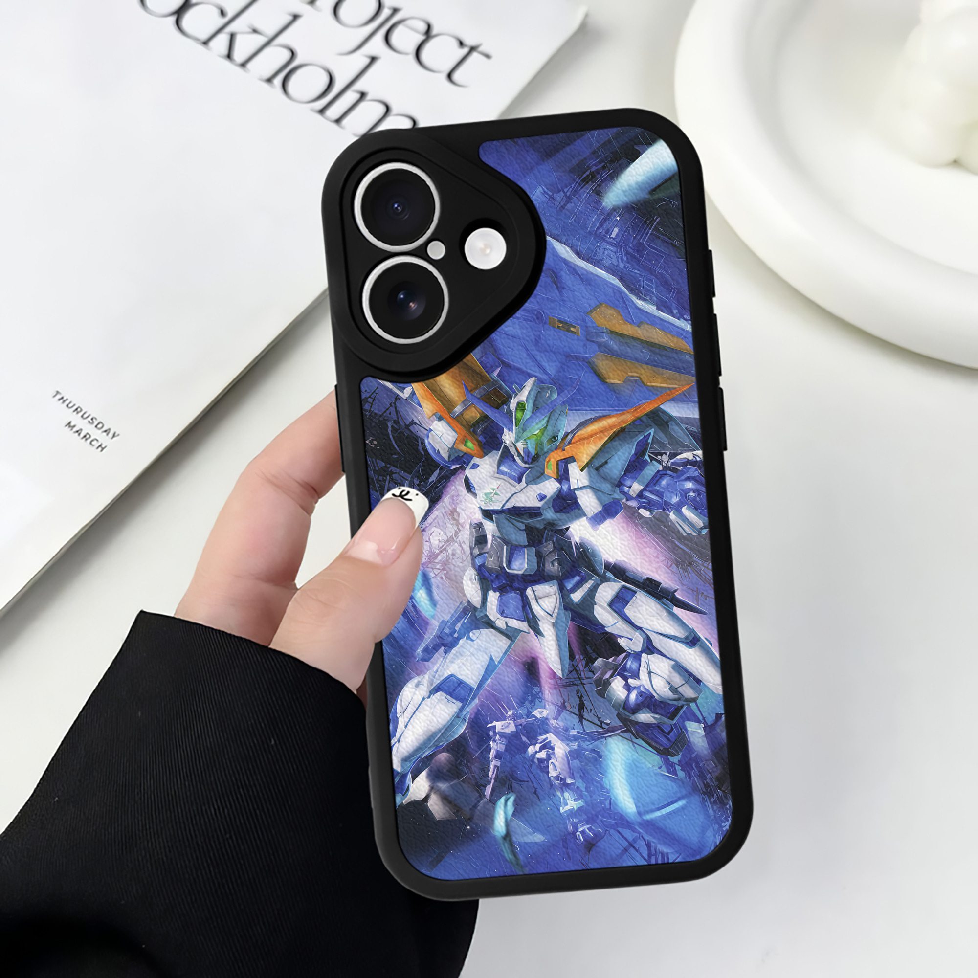 （画像用） 機動戦士ガンダム Mobile Suit Gundam 【iPhone 16シリーズ対応】シリコンスマホケース（レザー調） 材質：シリコン
